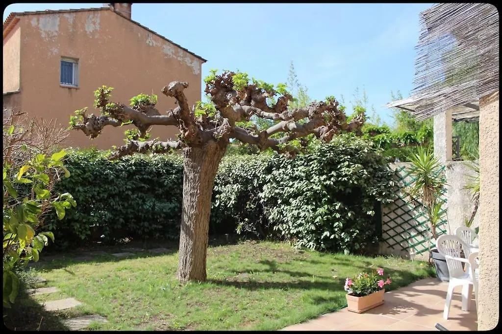 Holiday home Maison Climatisee Avec Jardin Proche Plage Sanary-sur-Mer France