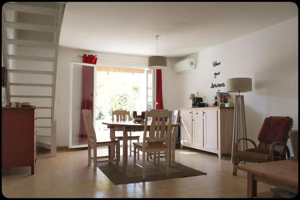Holiday home Maison Climatisee Avec Jardin Proche Plage Sanary-sur-Mer