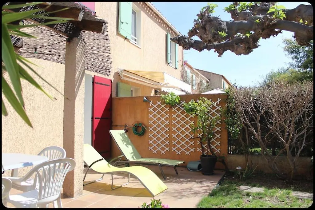 Holiday home Maison Climatisee Avec Jardin Proche Plage Sanary-sur-Mer France