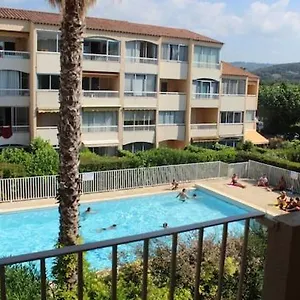 Appartement T2 Piscine & Parking Prive, Proche Commerces, Sanary-sur-Mer